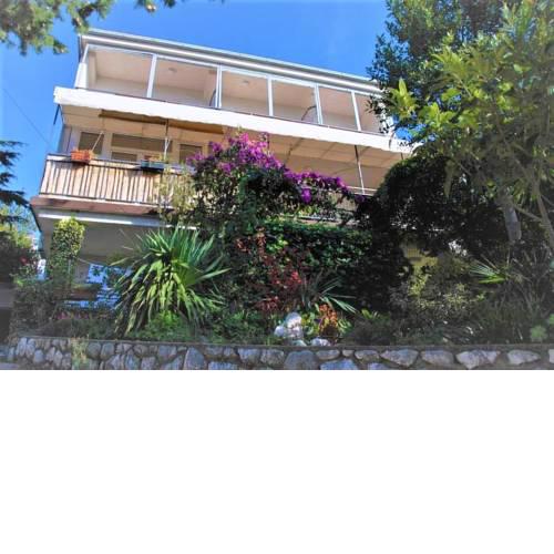 Apartments and rooms Marijan