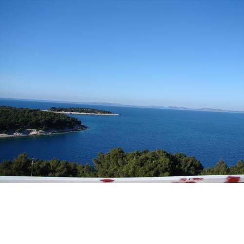 Apartments and Rooms Mirja