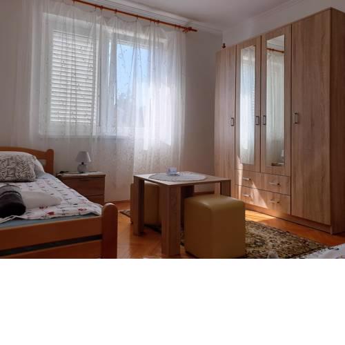 Apartments and Rooms MIRJANA