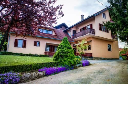 Apartments and Rooms Štefanac