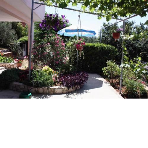 Apartments and rooms with parking space Barbat, Rab - 5070