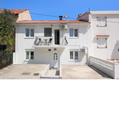 Apartments and rooms with parking space Baska, Krk - 19215