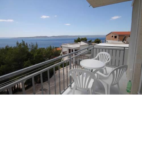 Apartments and rooms with parking space Brela, Makarska - 6895
