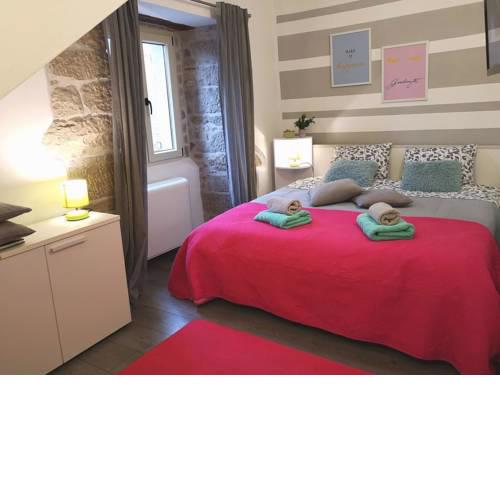 Apartments and rooms with parking space Hum, Central Istria - Sredisnja Istra - 17939