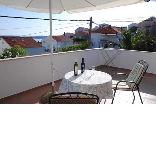 Apartments and rooms with parking space Hvar - 13161