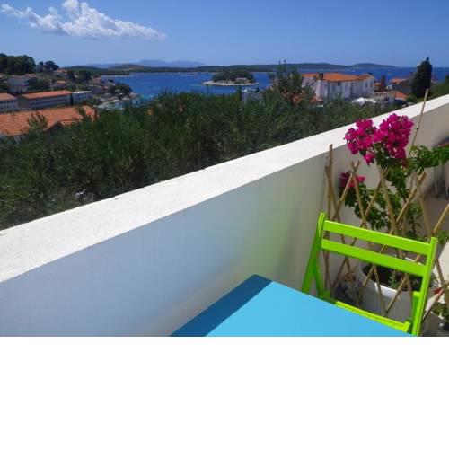 Apartments and rooms with parking space Hvar - 13296