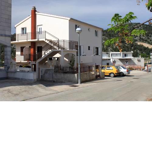 Apartments and rooms with parking space Hvar - 8717