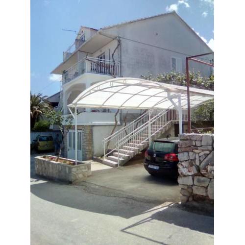 Apartments and rooms with parking space Jelsa, Hvar - 13513