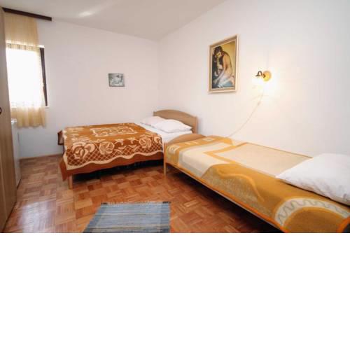 Apartments and rooms with parking space Krk - 3231