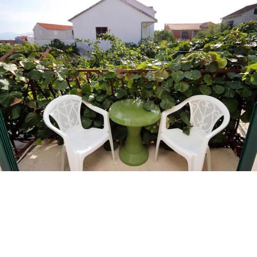 Apartments and rooms with parking space Supetar, Brac - 5658