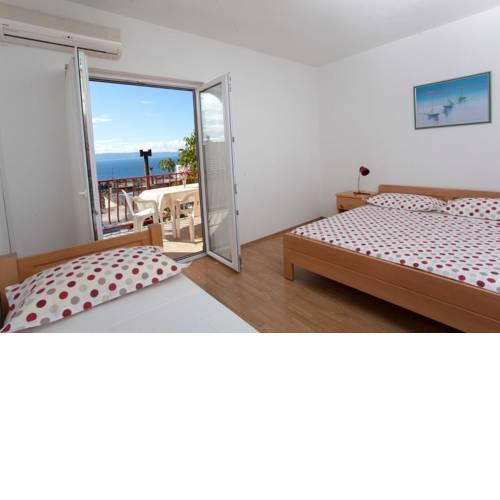Apartments and rooms with parking space Tucepi, Makarska - 13056