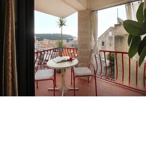 Apartments and rooms with WiFi Makarska - 11063