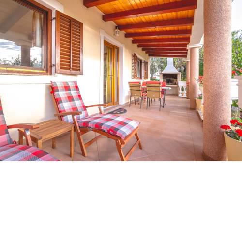 Apartments and rooms with WiFi Njivice, Krk - 5362