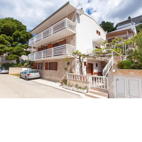 Apartments Ante-100m from beach