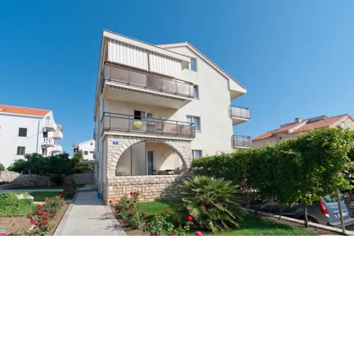 Studio Apartments Apolonia