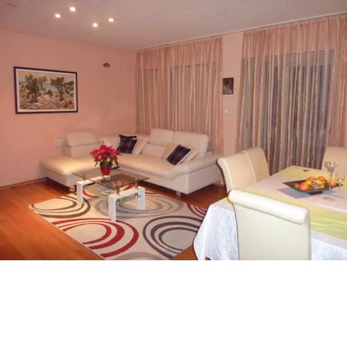 Apartments Bana Jelacica I