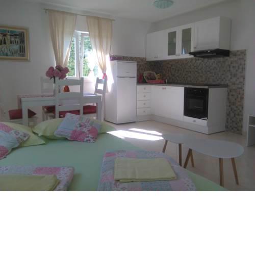 Apartments Barić Kučište