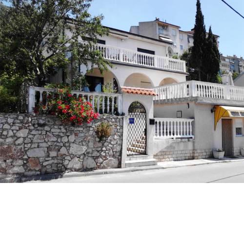 Apartments Batana