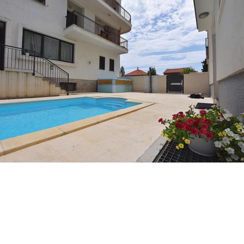 Apartments Bella
