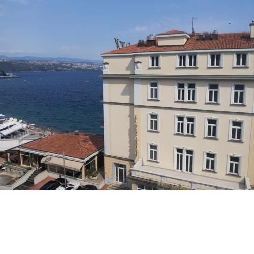 Apartments Bernard 50m From The Sea