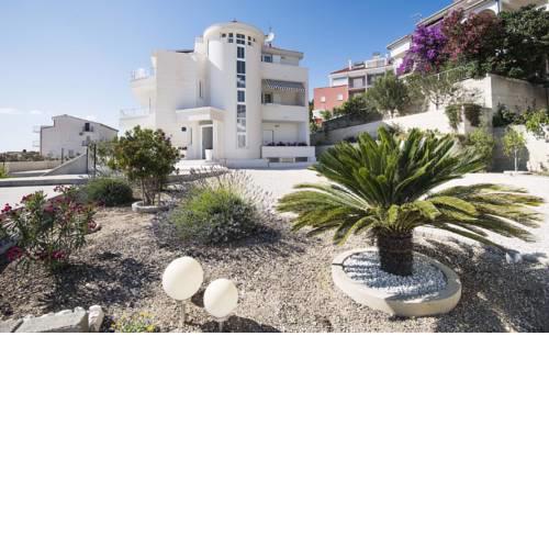 Apartments Bila Villa