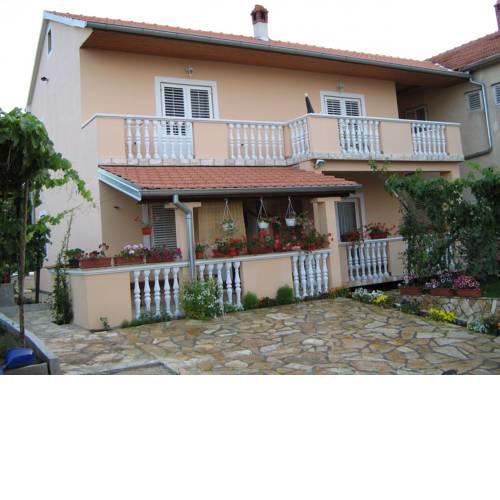 Apartments Bor