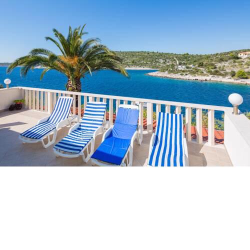 Apartments Bose Kanica on the sea