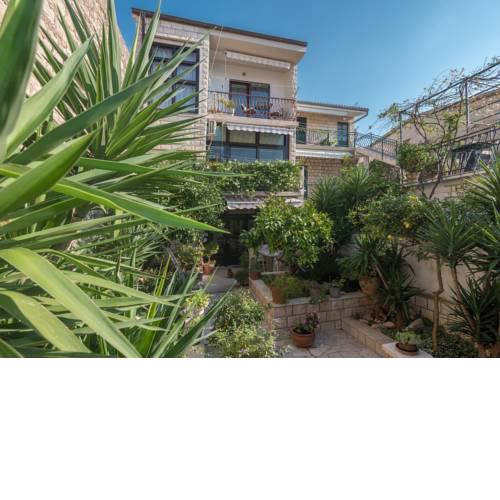 Apartments Bose