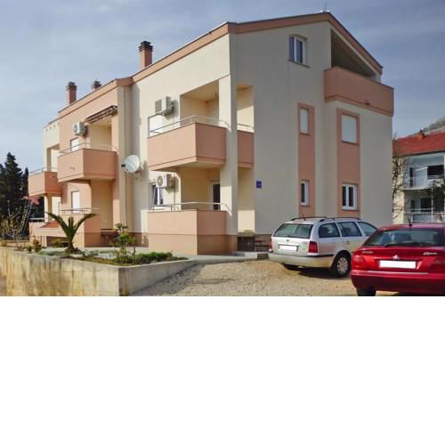 Apartments Branka Starigrad - CDN051015-CYB