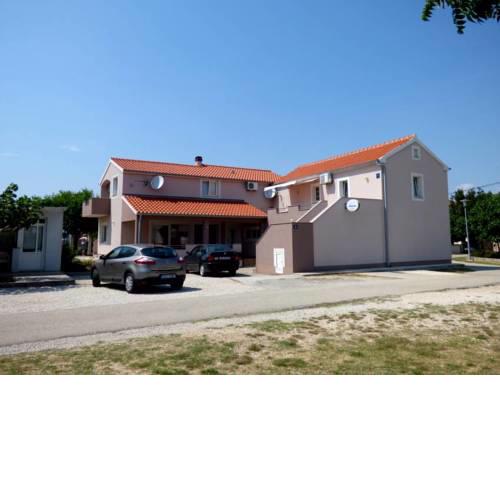 Apartments Branko Nin