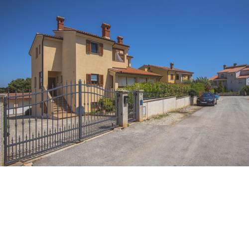 Apartments Buic