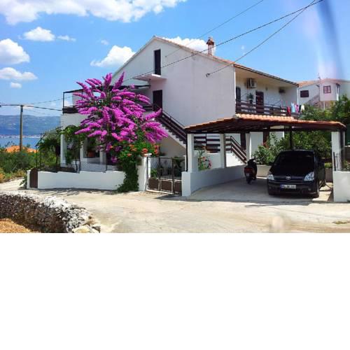 Apartments by the sea Arbanija, Ciovo - 11321
