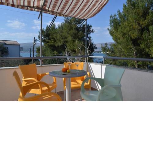 Apartments by the sea Arbanija, Ciovo - 4320