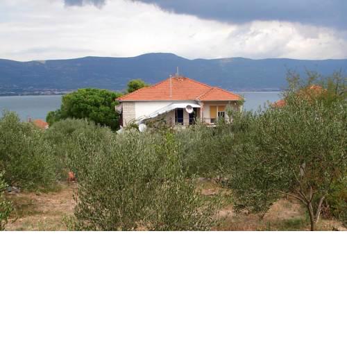 Apartments by the sea Arbanija, Ciovo - 9423