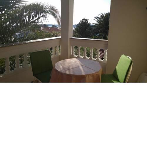 Apartments by the sea Banjol, Rab - 16638