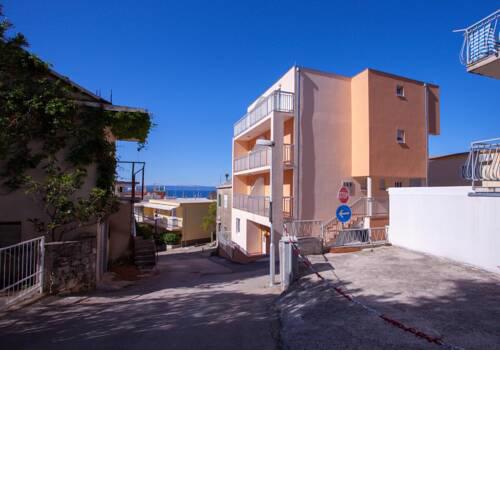Apartments by the sea Baska Voda, Makarska - 17786
