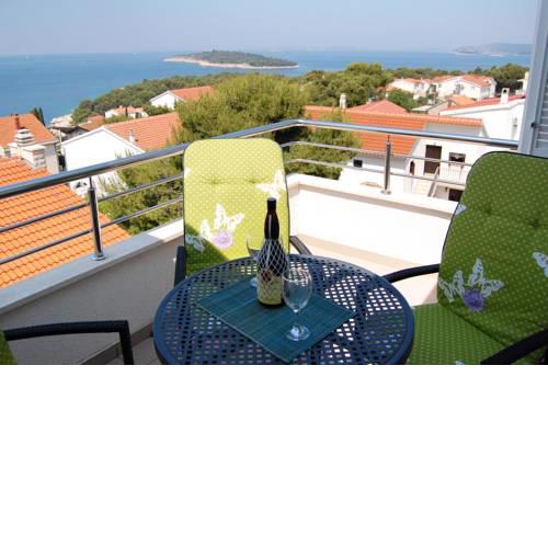 Apartments by the sea Bilo, Primosten - 3090