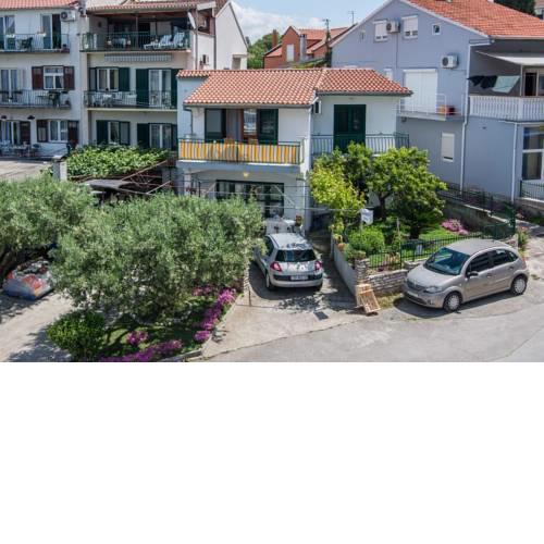 Apartments by the sea Biograd na Moru, Biograd - 12829