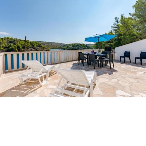 Apartments by the sea Bobovisca na Moru, Brac - 16118