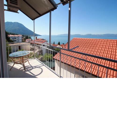 Apartments by the sea Brist, Makarska - 13011