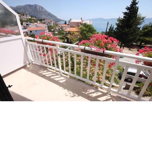 Apartments by the sea Brist, Makarska - 6813