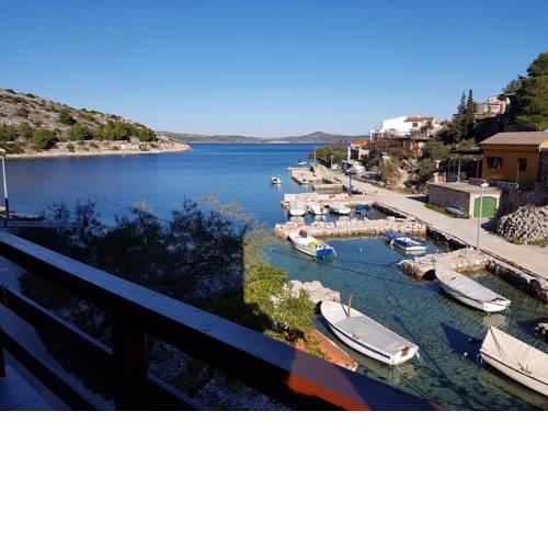 Apartments by the sea Cove Koromasna, Zirje - 15166