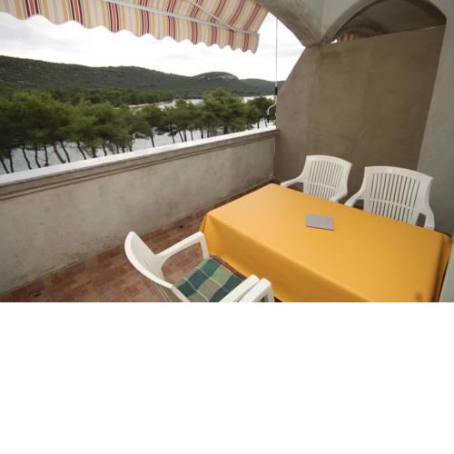 Apartments by the sea Cove Mala Lamjana, Ugljan - 8461