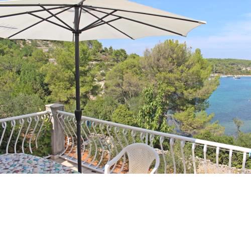 Apartments by the sea Cove Piskera, Solta - 5175