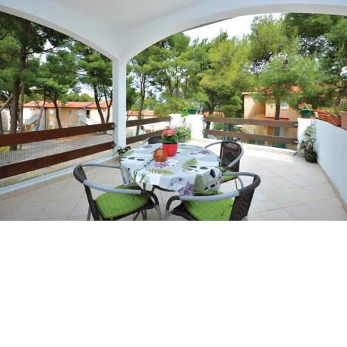 Apartments by the sea Jelsa, Hvar - 12247