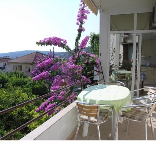Apartments by the sea Jelsa, Hvar - 14754
