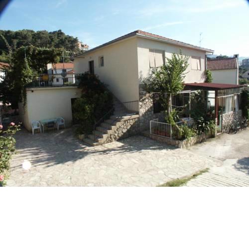 Apartments by the sea Jelsa, Hvar - 584