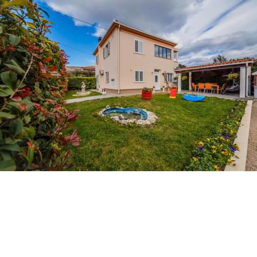 Apartments by the sea Kastel Stari, Kastela - 16554