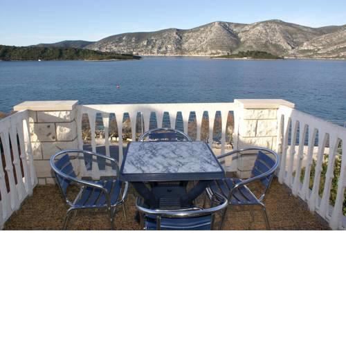 Apartments by the sea Kneza, Korcula - 4337