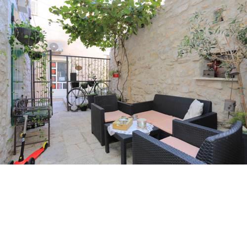 Apartments by the sea Makarska - 17903